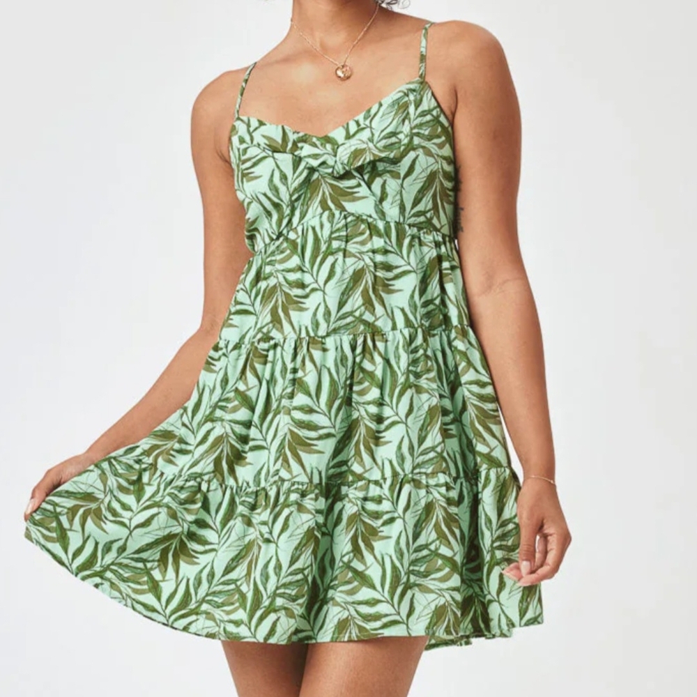 NEW! Trixxi Green Leafy Tie Front Flowy Mini Dress With Tiered Skirt - Picture 2 of 12